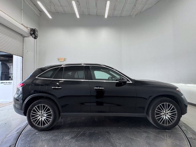 Used 2024 Black Mercedes-Benz GLC 300 image 14