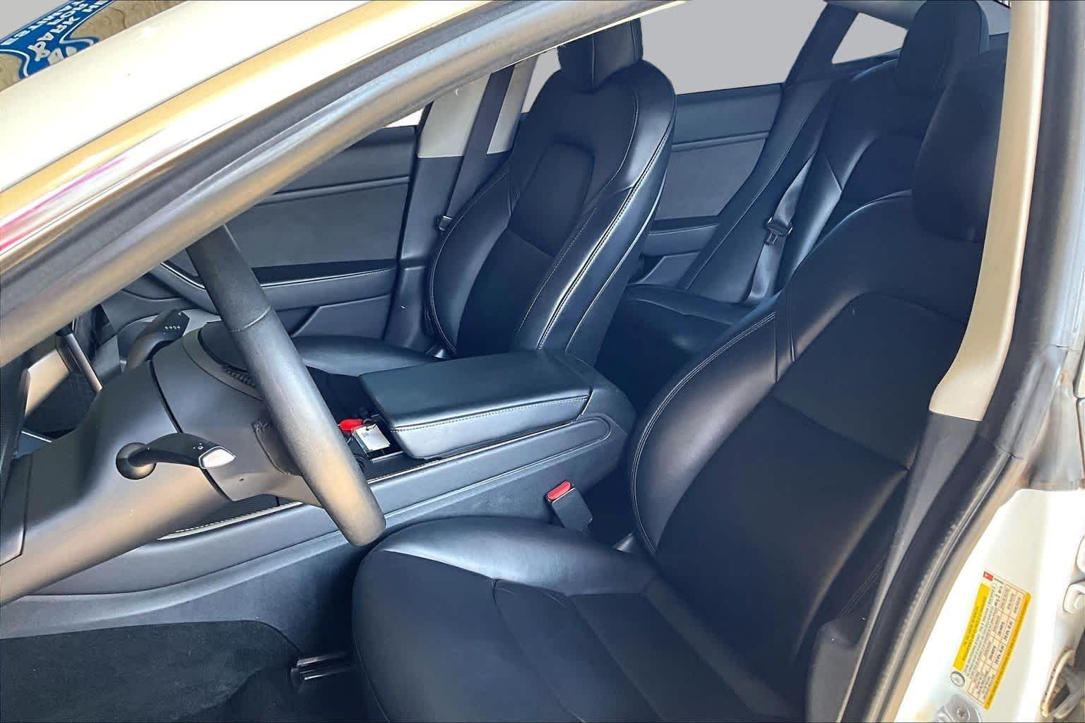Used 2019 Pearl White Multi-Coat Tesla Standard Range Plus image 7