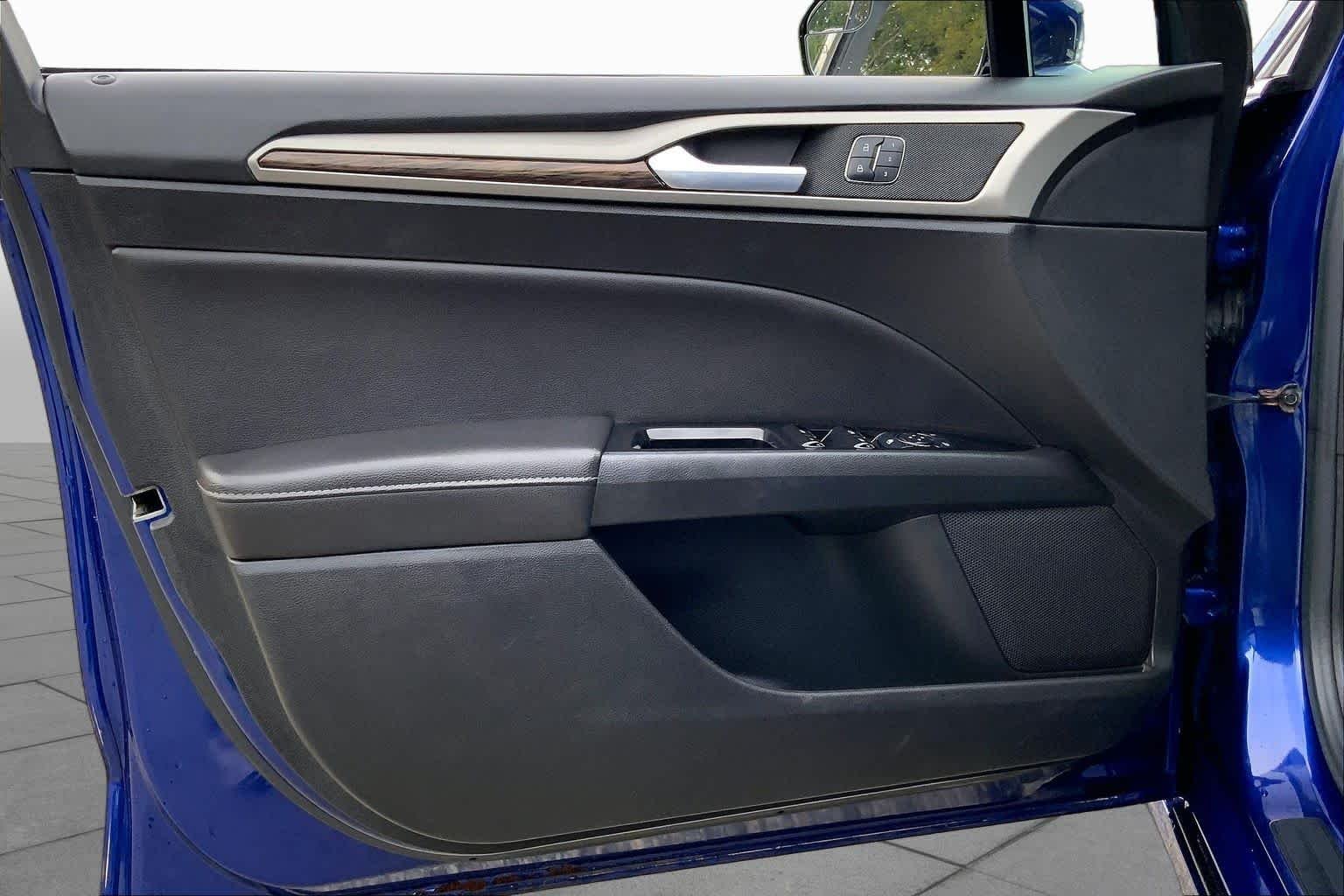 Used 2013 Deep Impact Blue Ford SE image 22
