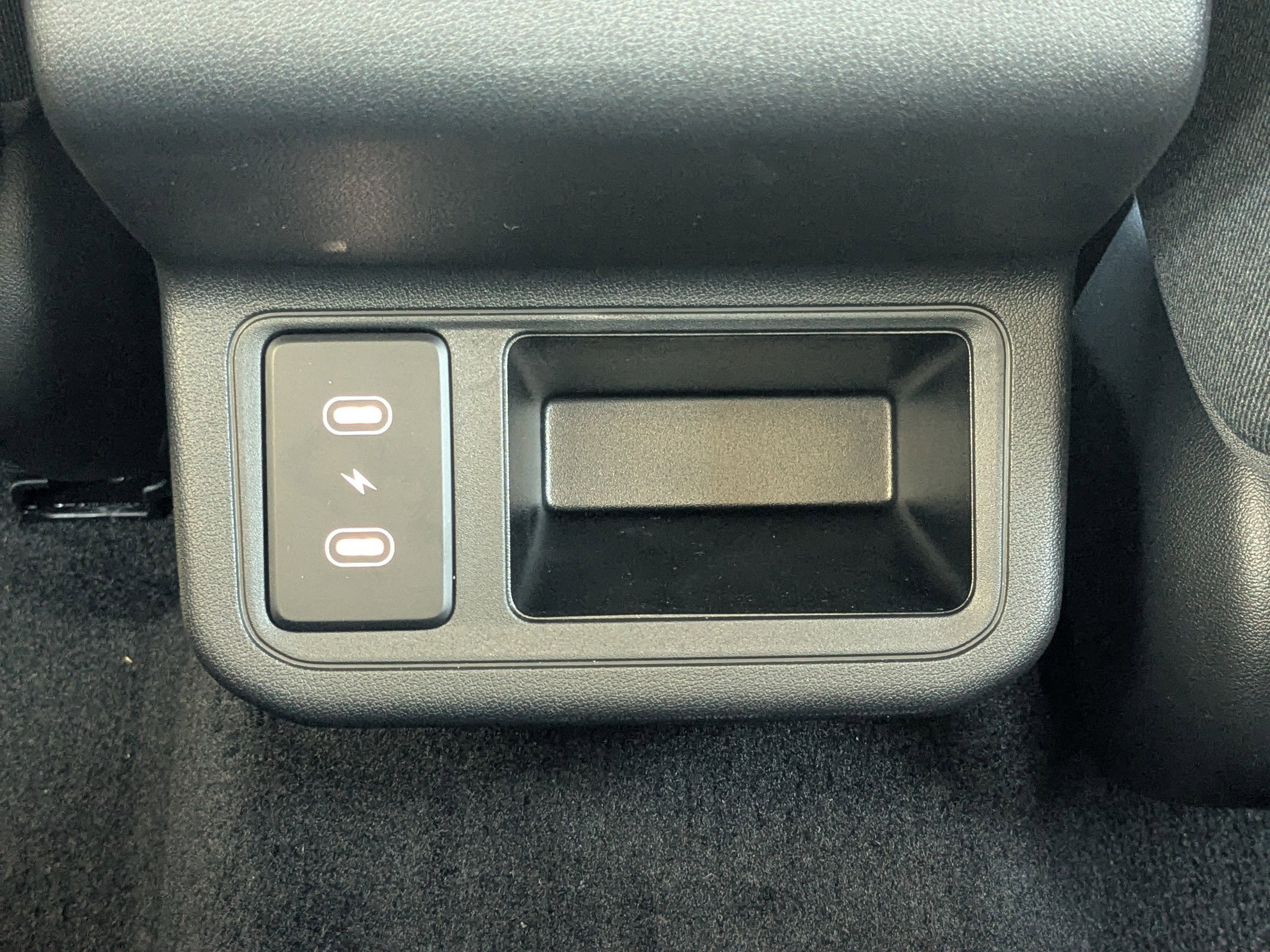 New 2025 Snow White Pearl Kia EX image 16
