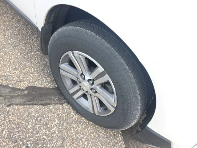 Used 2015 Chevrolet Traverse 1LT with VIN 1GNKVGKD6FJ325734 for sale in Minot, ND