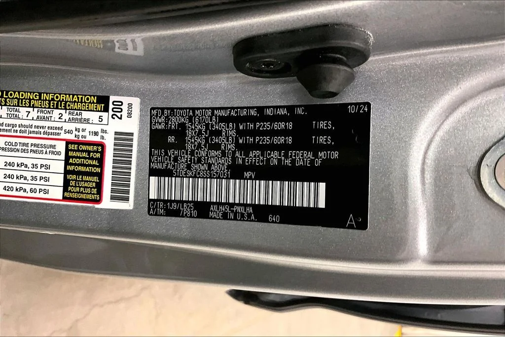 Used 2025 Silver Toyota Platinum image 19