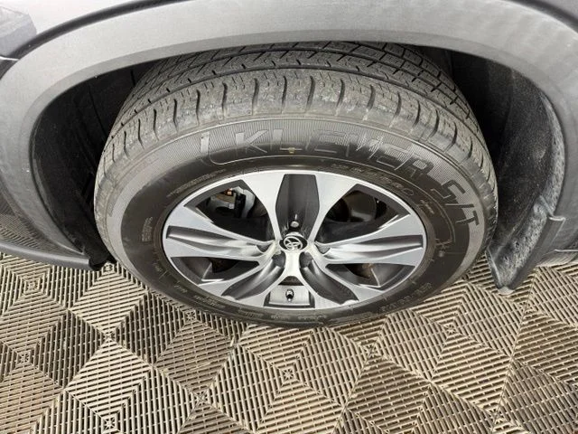 Used 2020 Gray Toyota XLE image 34