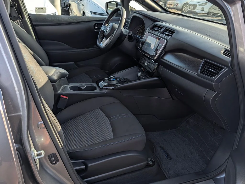Used 2024 Gray Nissan SV Plus image 9