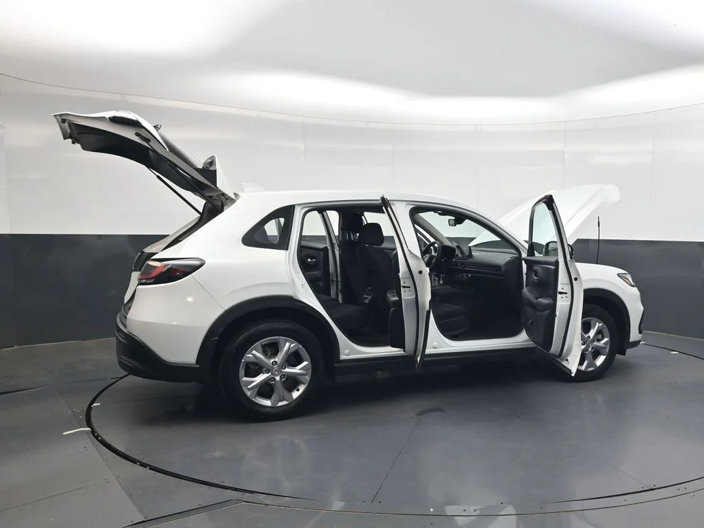 Used 2023 Platinum White Pearl Honda LX image 38