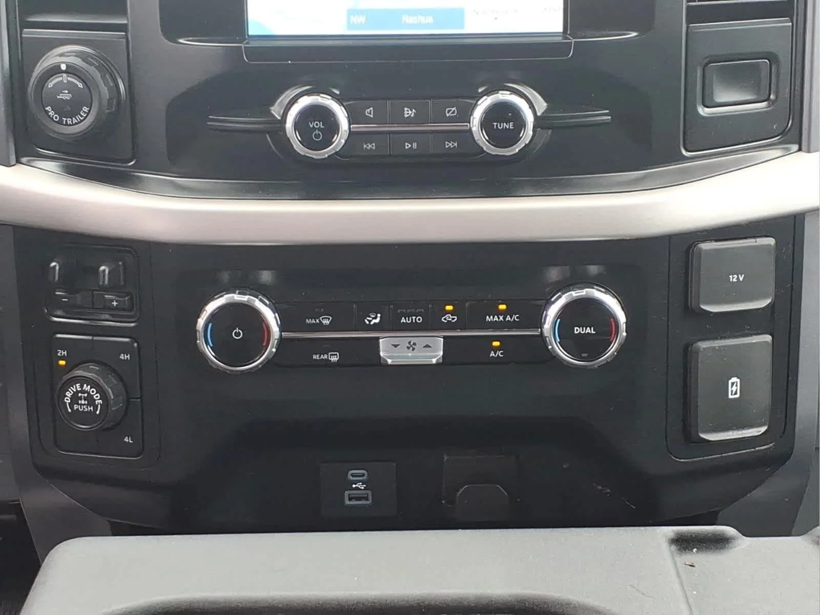 Used 2023 Carbonized Gray Metallic Ford XLT image 37