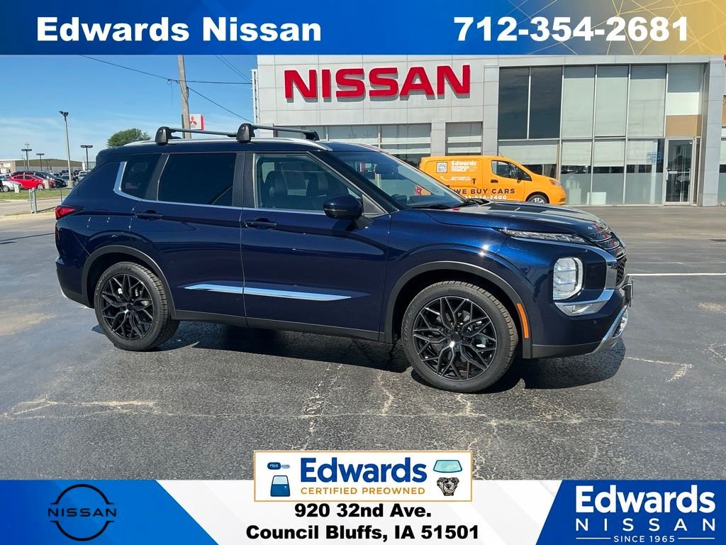 Used 2022 Blue Mitsubishi SE image 1
