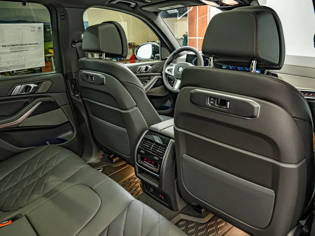 New 2026 Dravit Grey Metallic BMW xDrive40i image 40