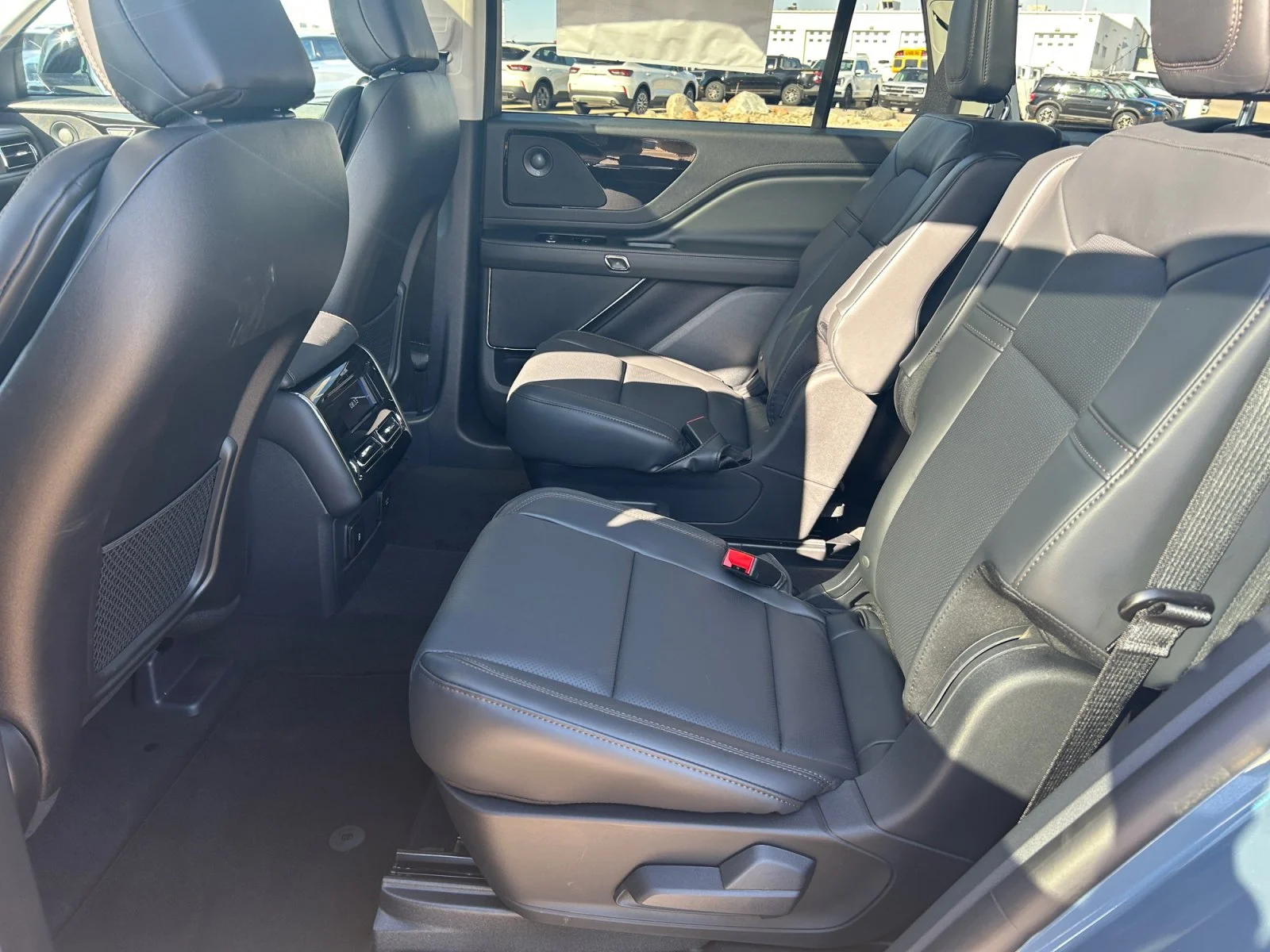 New 2026 Whisper Blue Metallic Clearcoat Lincoln Premiere image 18