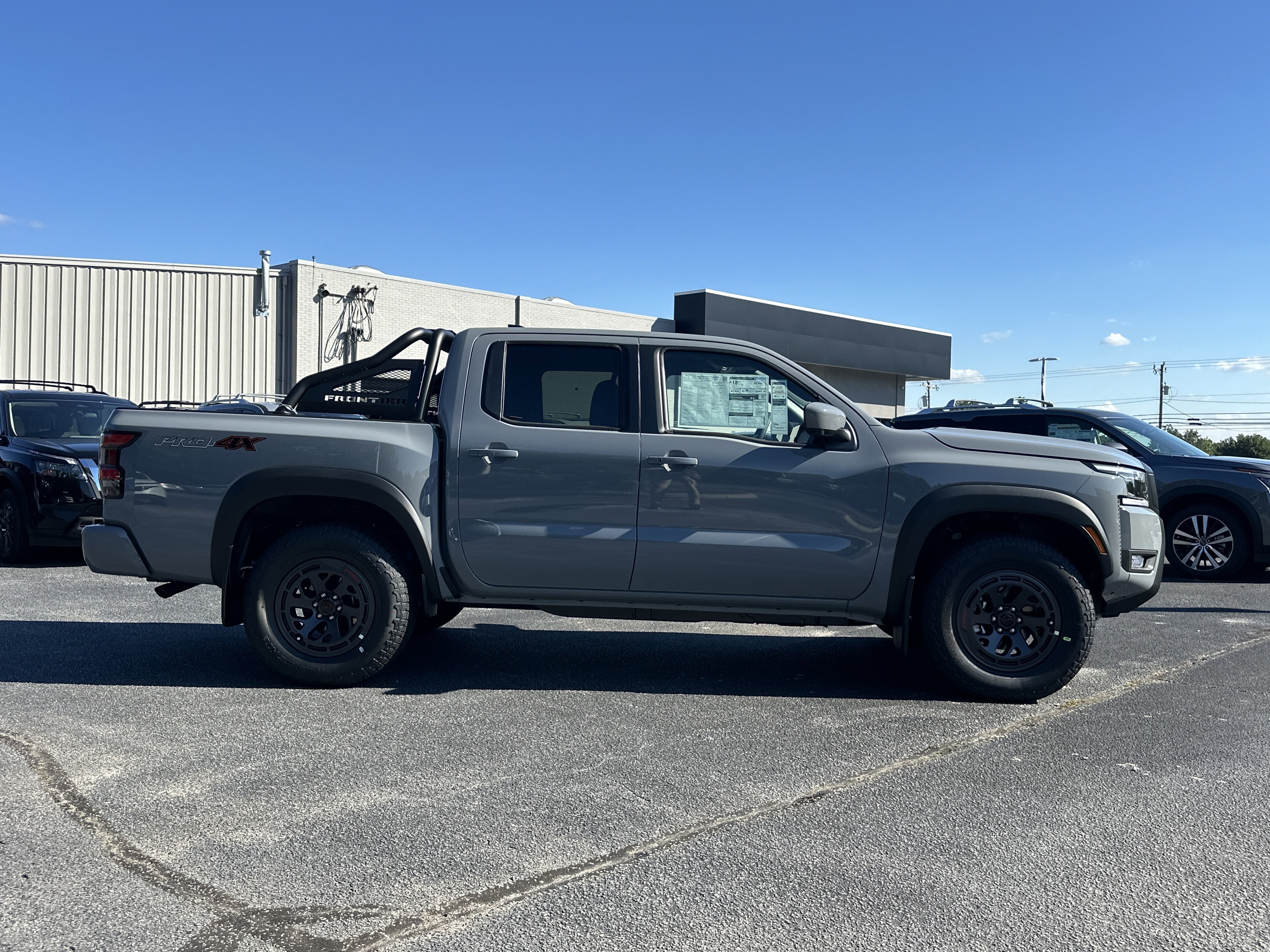 2025 Nissan Frontier PRO-4X - Photo 9
