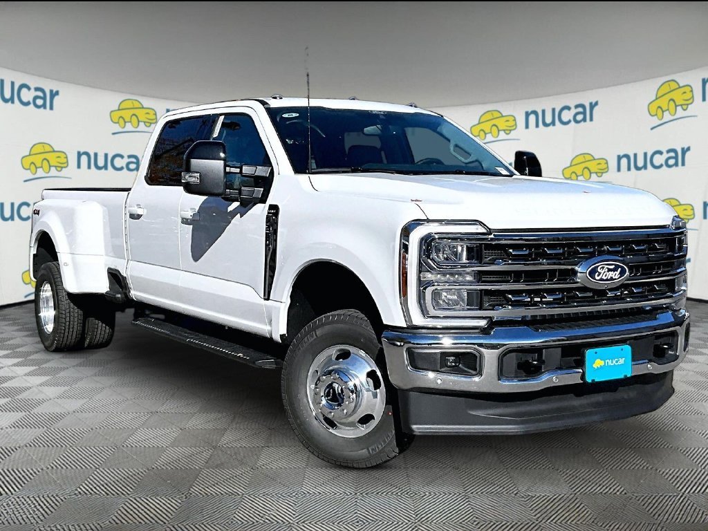 New 2027 Oxford White Ford Lariat image 1