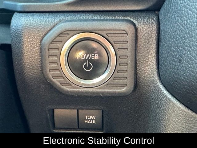 Used 2025 Wind Chill Pearl Toyota Base image 37