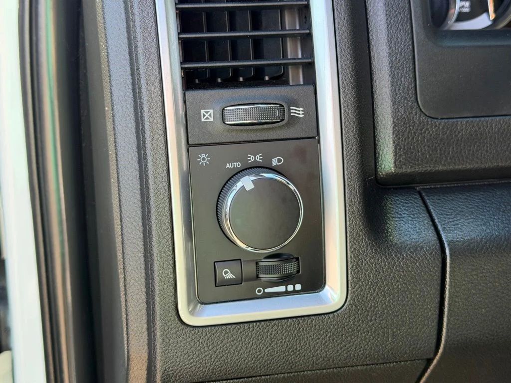 Used 2021 White Ram Warlock image 23