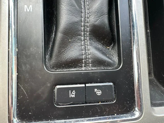 Used 2020 Silver Ford Lariat image 22