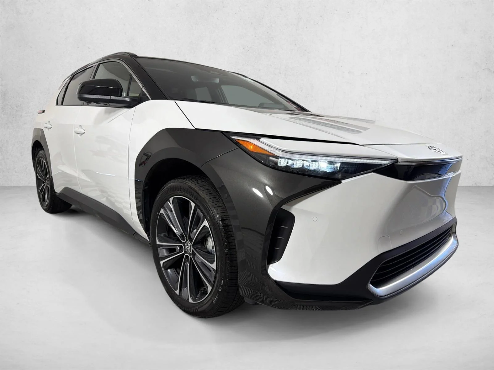 Used 2024 White Toyota XLE image 2