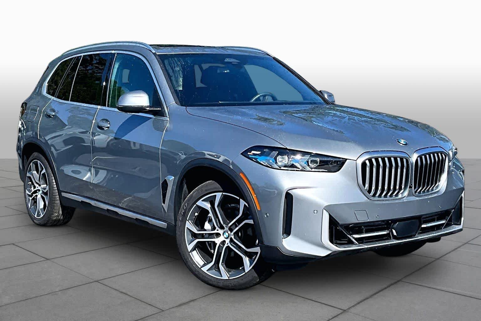 Certified Used 2025 Skyscraper Grey Metallic BMW sDrive40i image 3