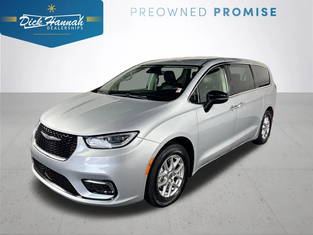 Used 2024 Silver Chrysler Touring L image 1