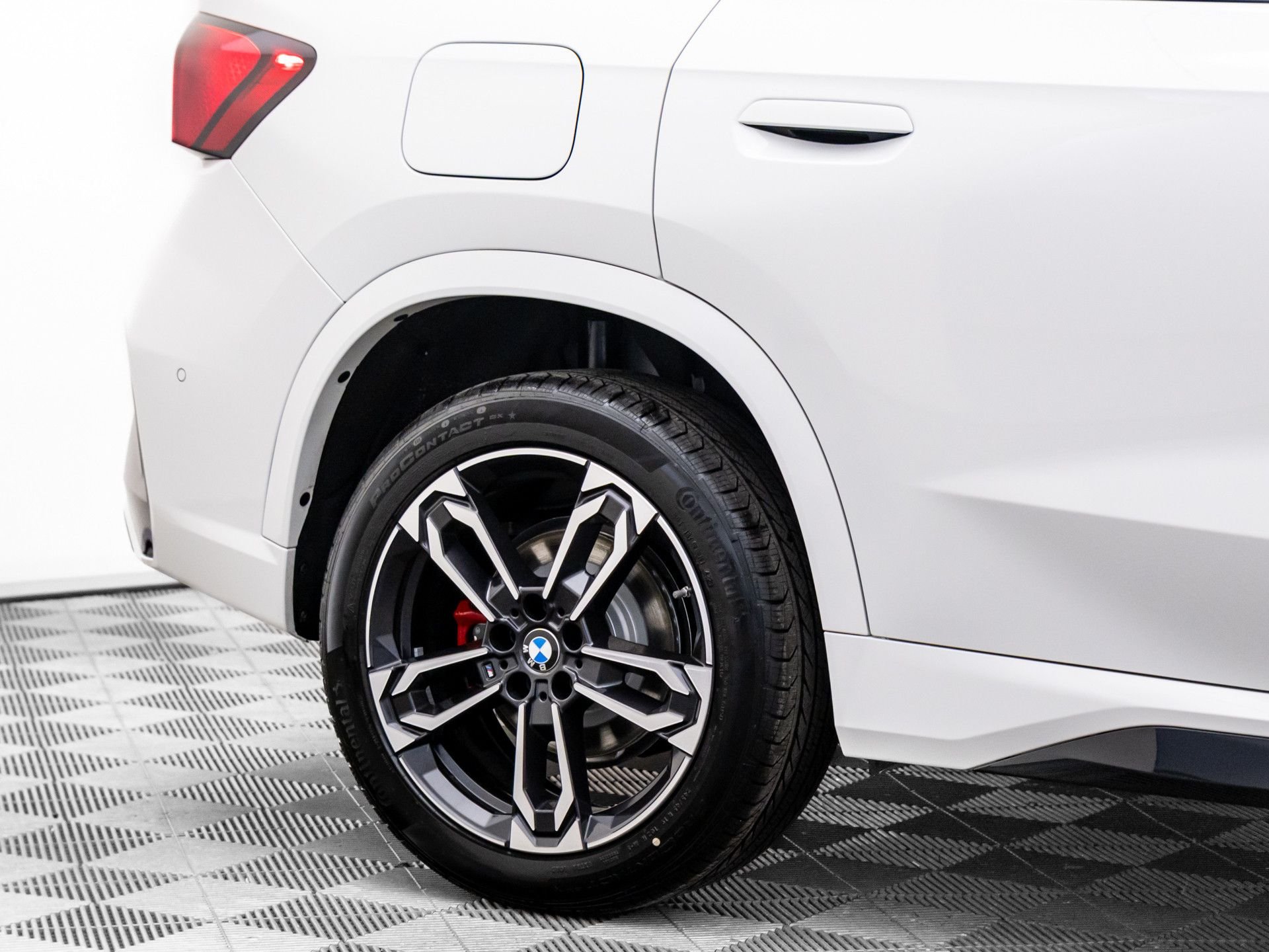 New 2026 Alpine White BMW xDrive28i image 34