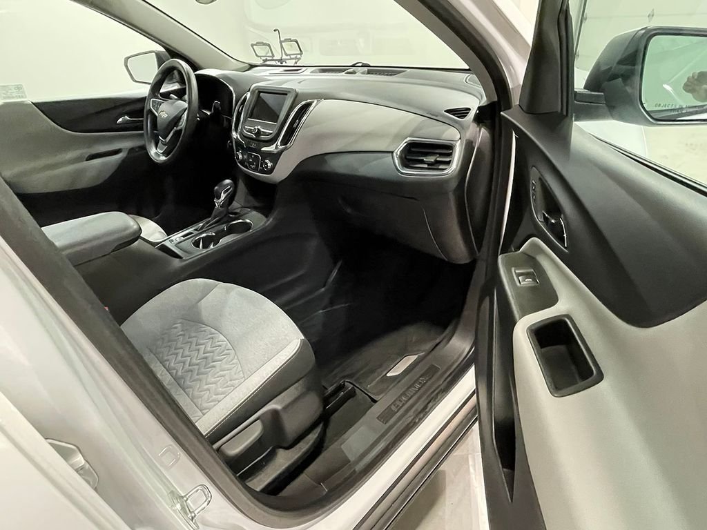 Used 2023 White Chevrolet LS image 25