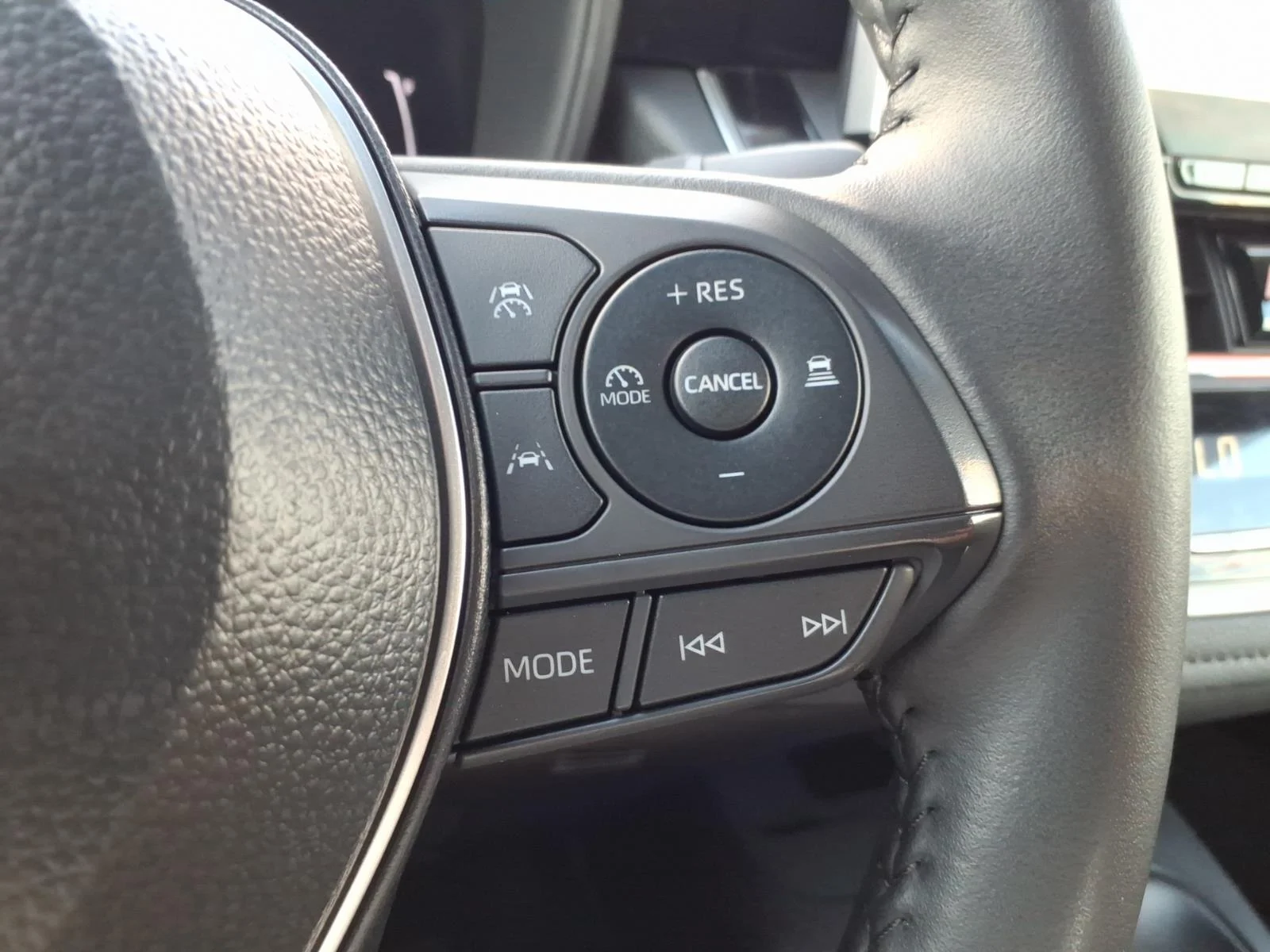 Certified Used 2025 Classic Silver Metallic Toyota SE image 24