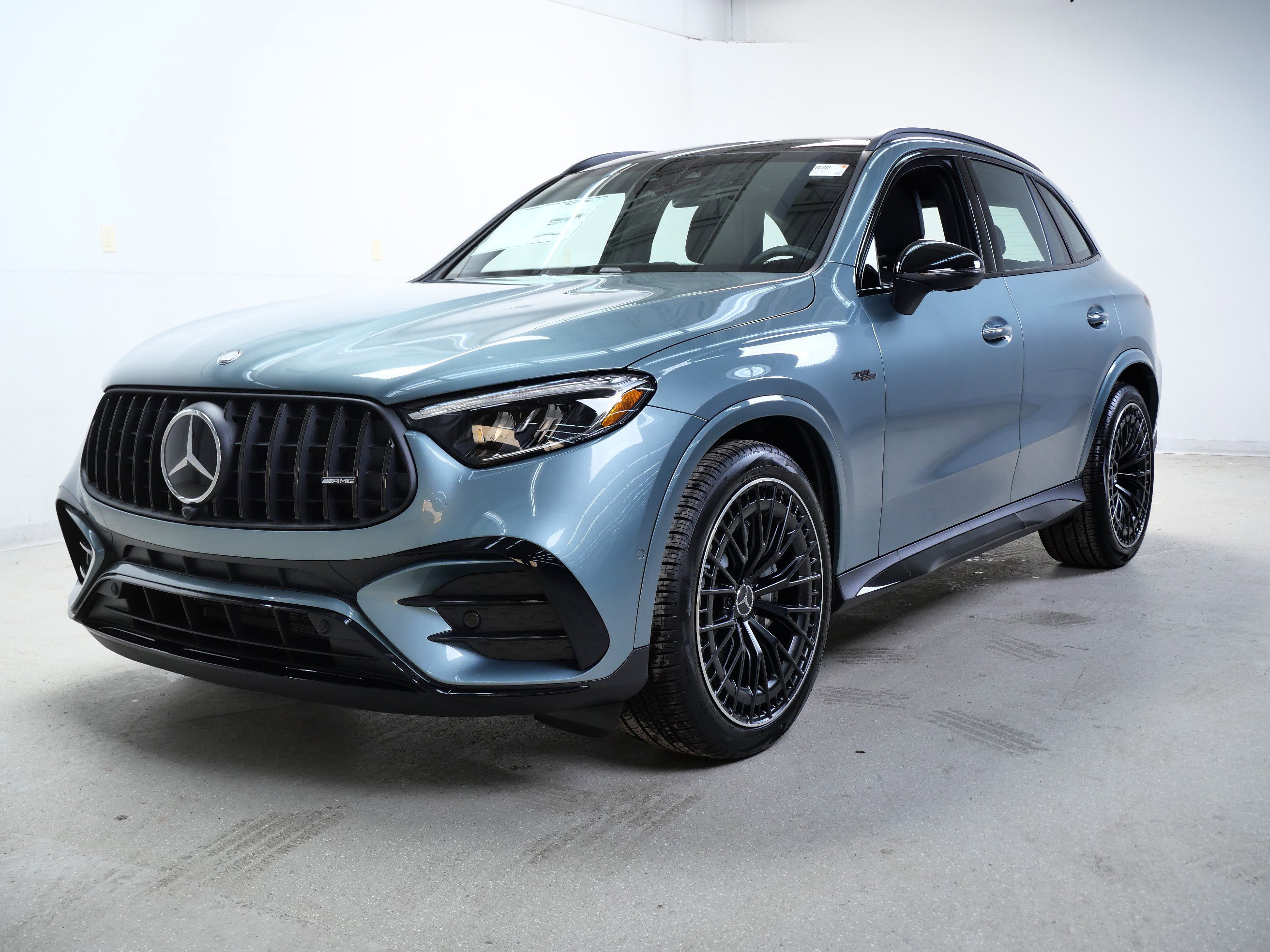 New 2026 Verde Silver Metallic Mercedes-Benz AMG® GLC 43 4MATIC® SUV image 7