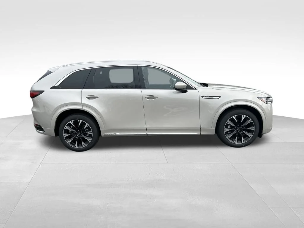 New 2026 Platinum Quartz Metallic Mazda 3.3 Turbo S Premium Plus image 7