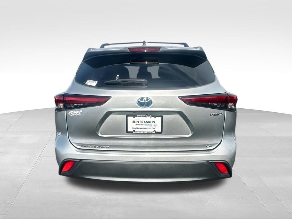 Used 2023 Silver Toyota LE image 7
