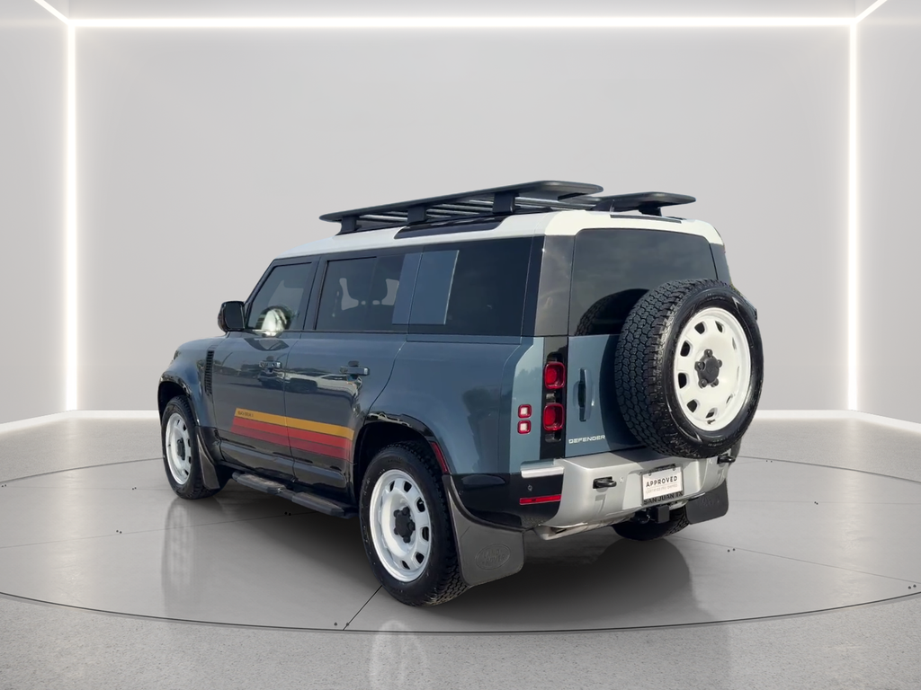 Used 2025 Tasman Blue Metallic Land Rover S image 7