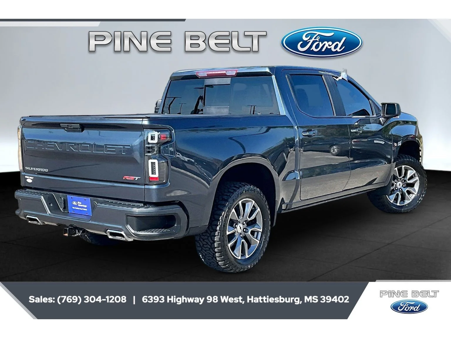 Used 2021 Shadow Gray Metallic Chevrolet RST image 11