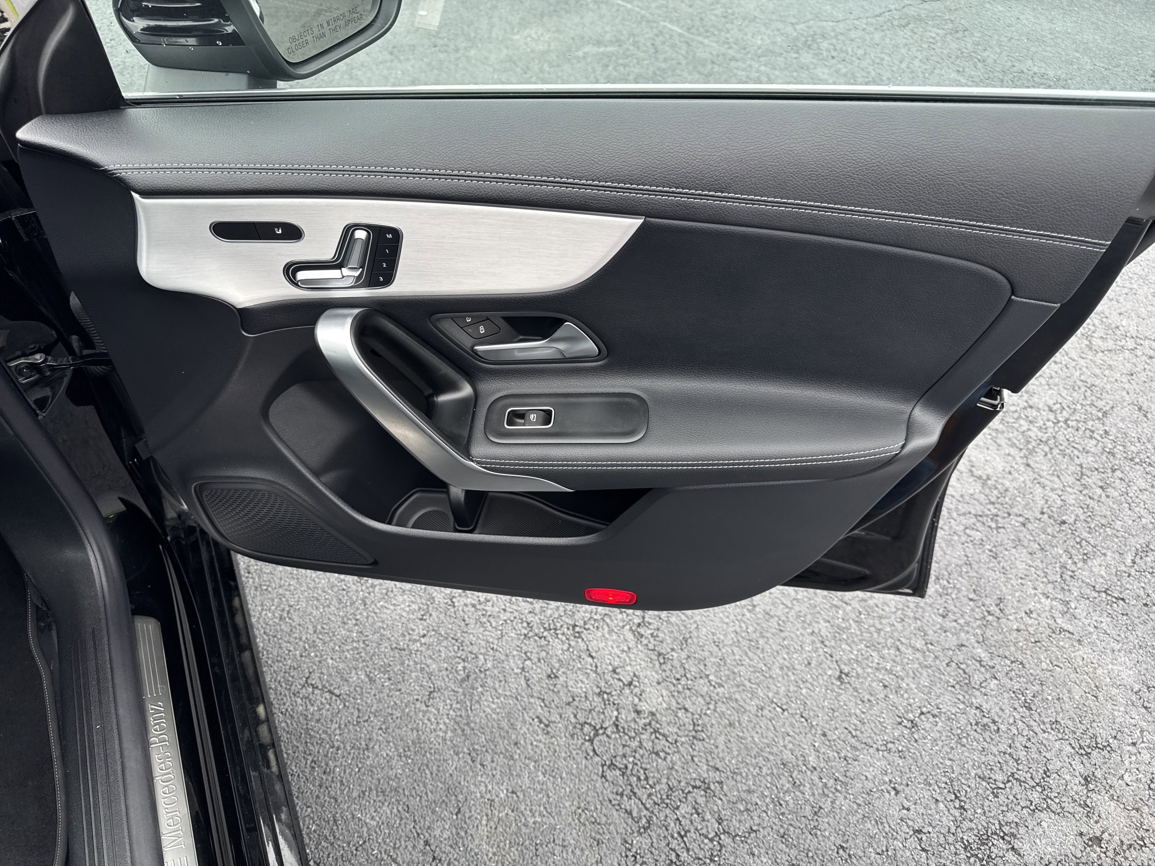 Used 2024  Mercedes-Benz CLA 250 image 2