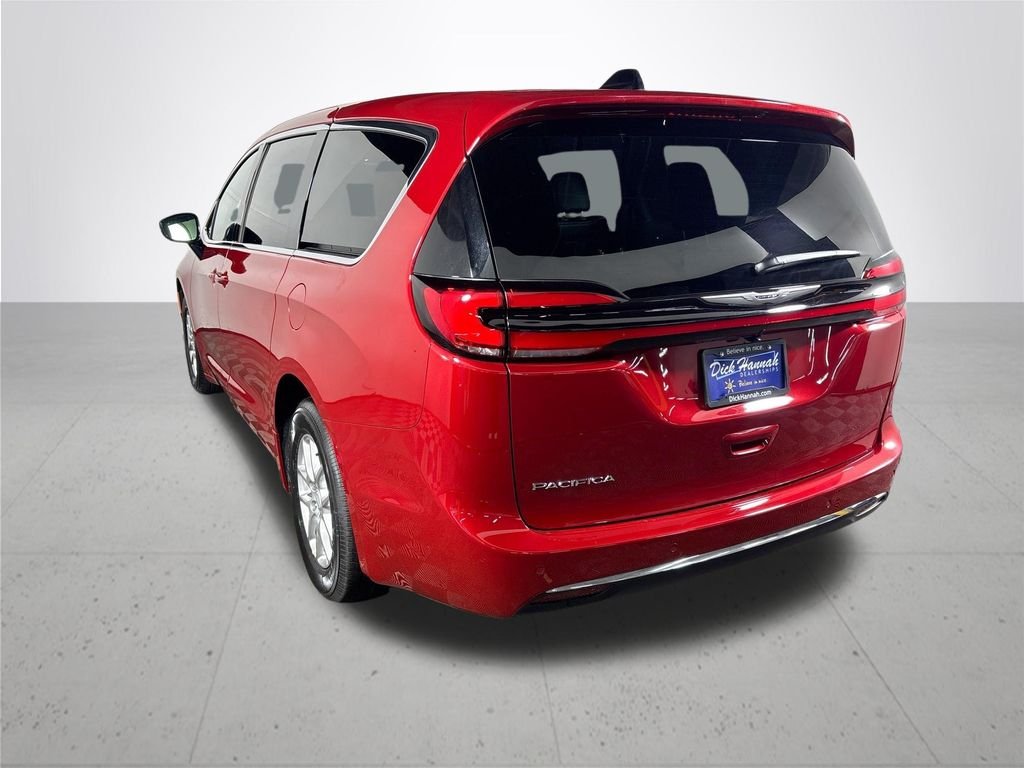 New 2026 Red Hot Pearl-Coat Exterior Paint Chrysler Select image 8