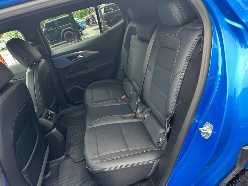 2025 Chevrolet Equinox EV LT - Photo 21