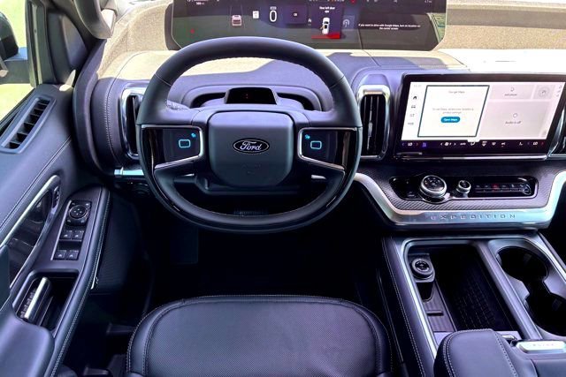 New 2025 Space Silver Metallic Ford Platinum image 17