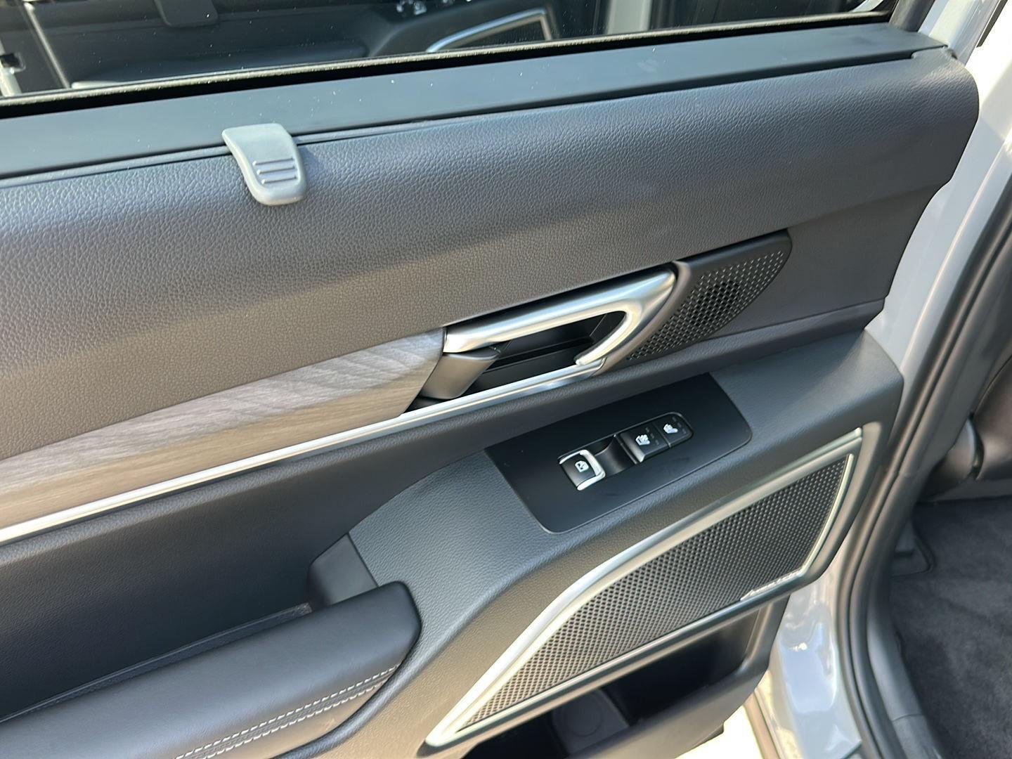 Certified Used 2025 Wolf Gray Kia SX-Prestige X-Line image 28