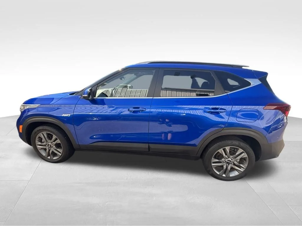 Used 2023 Blue Kia S image 3