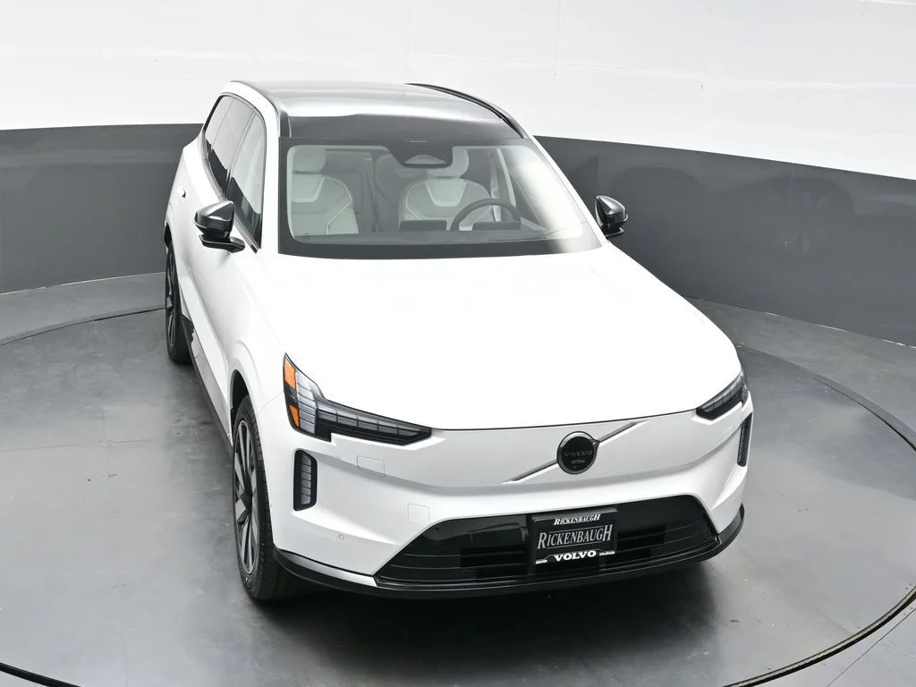New 2026 Crystal White Volvo Twin Motor Plus image 30