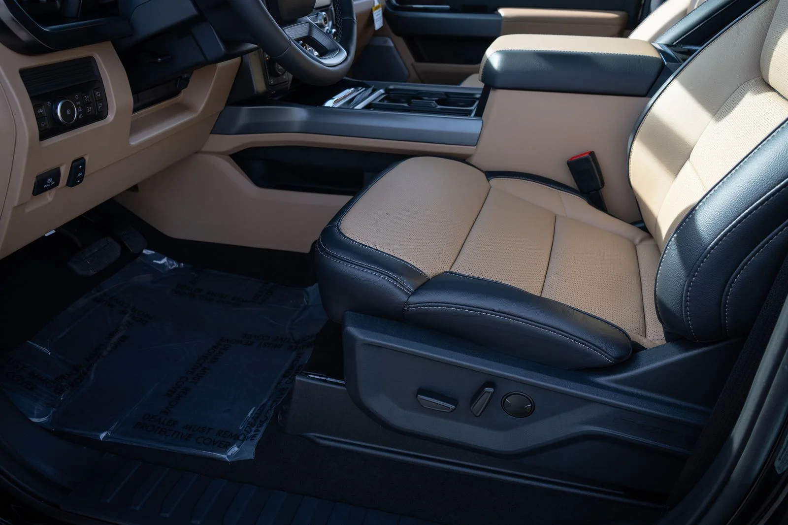 New 2026 Agate Black Metallic Ford F-350® Lariat® image 29