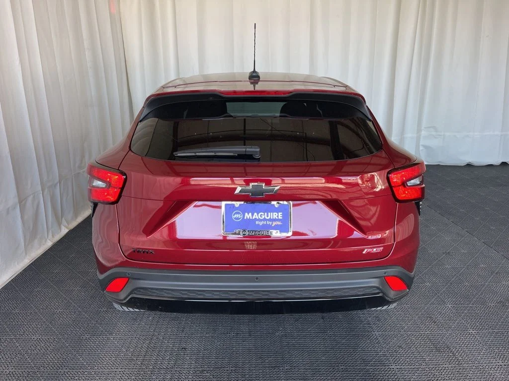 Used 2024 Red Chevrolet 1RS image 25
