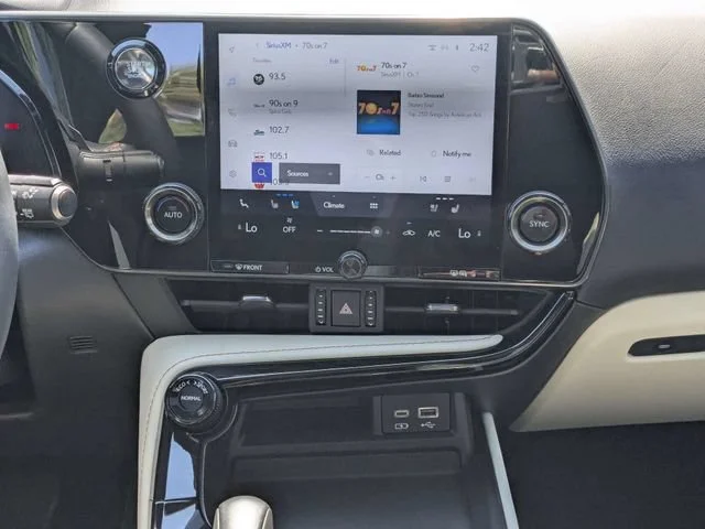 Used 2024 Black Lexus NX 250 Premium image 19