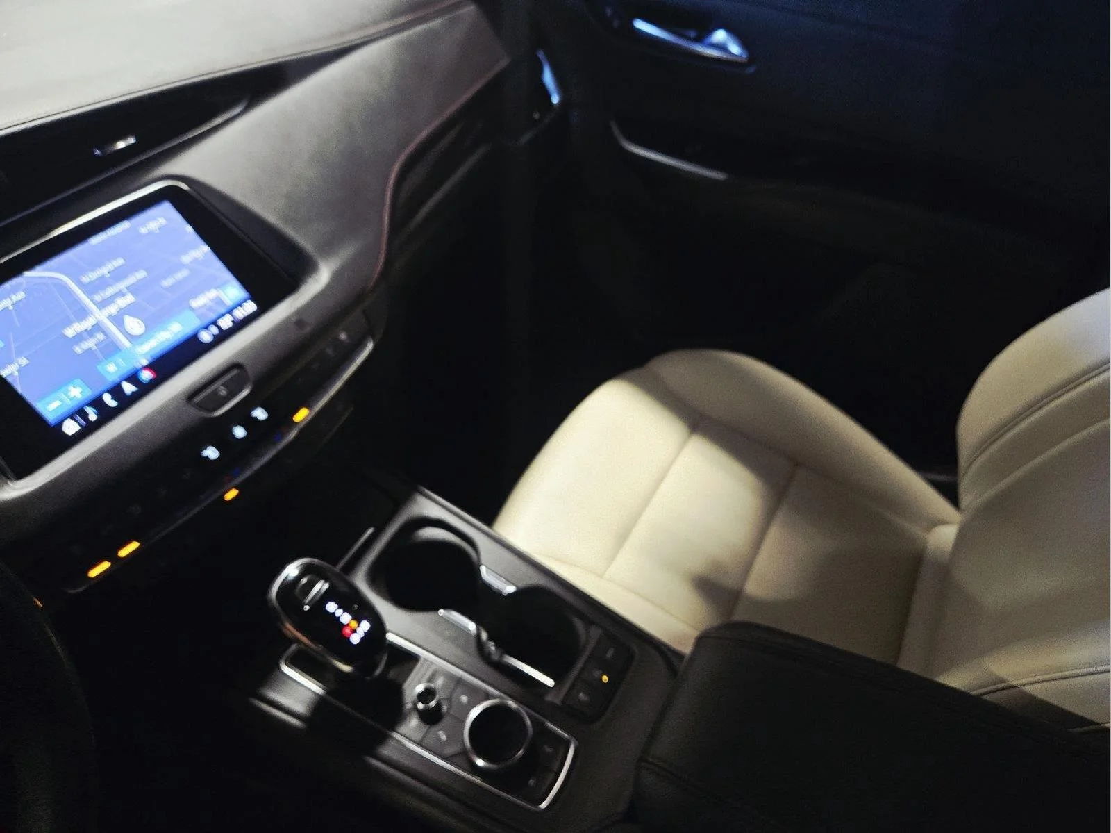 Used 2021 Crystal White Tricoat Cadillac AWD Sport image 35