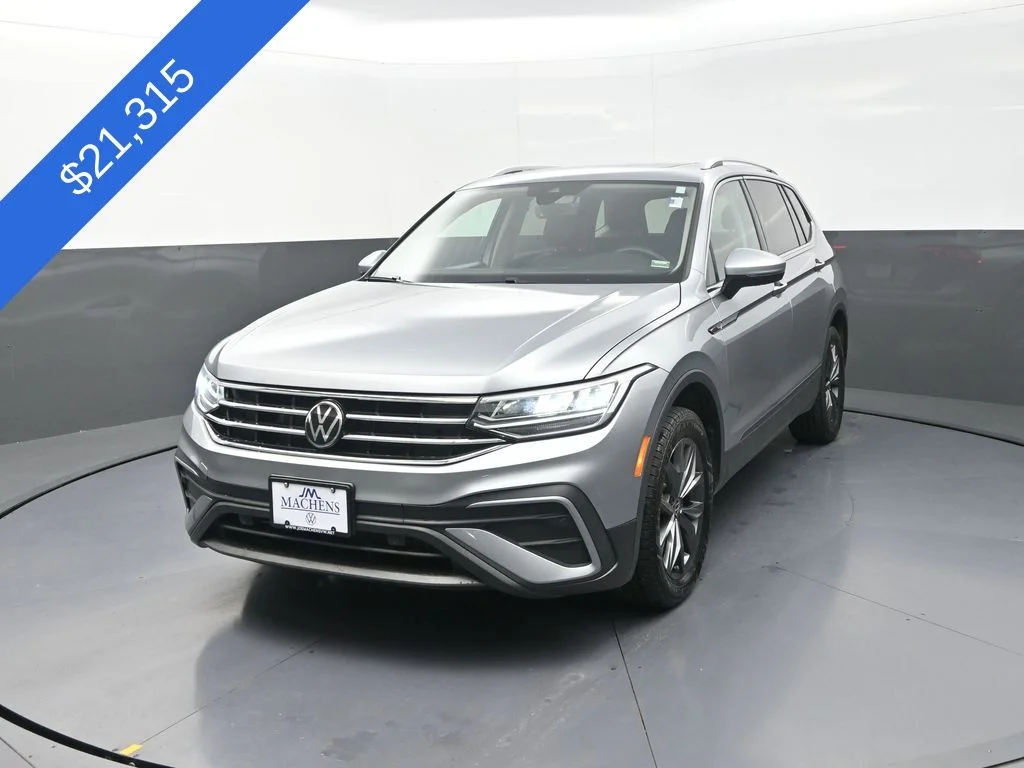 Used 2024 Silver Volkswagen 2.0T SE image 4