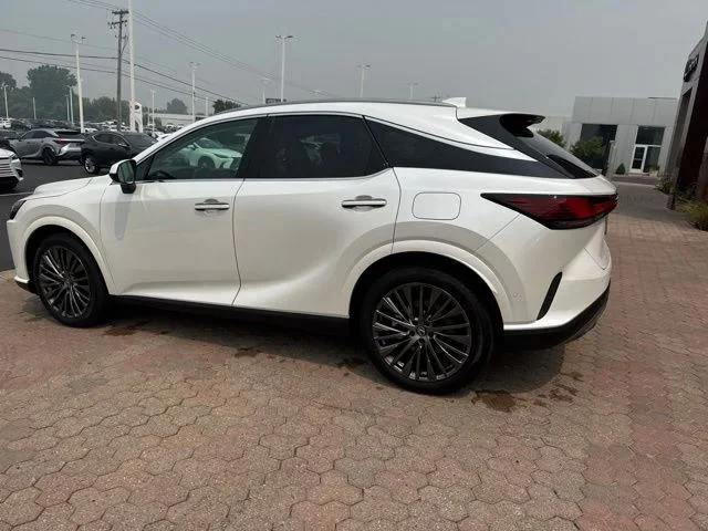 New 2026 Eminent White Pearl Lexus LUXURY image 17