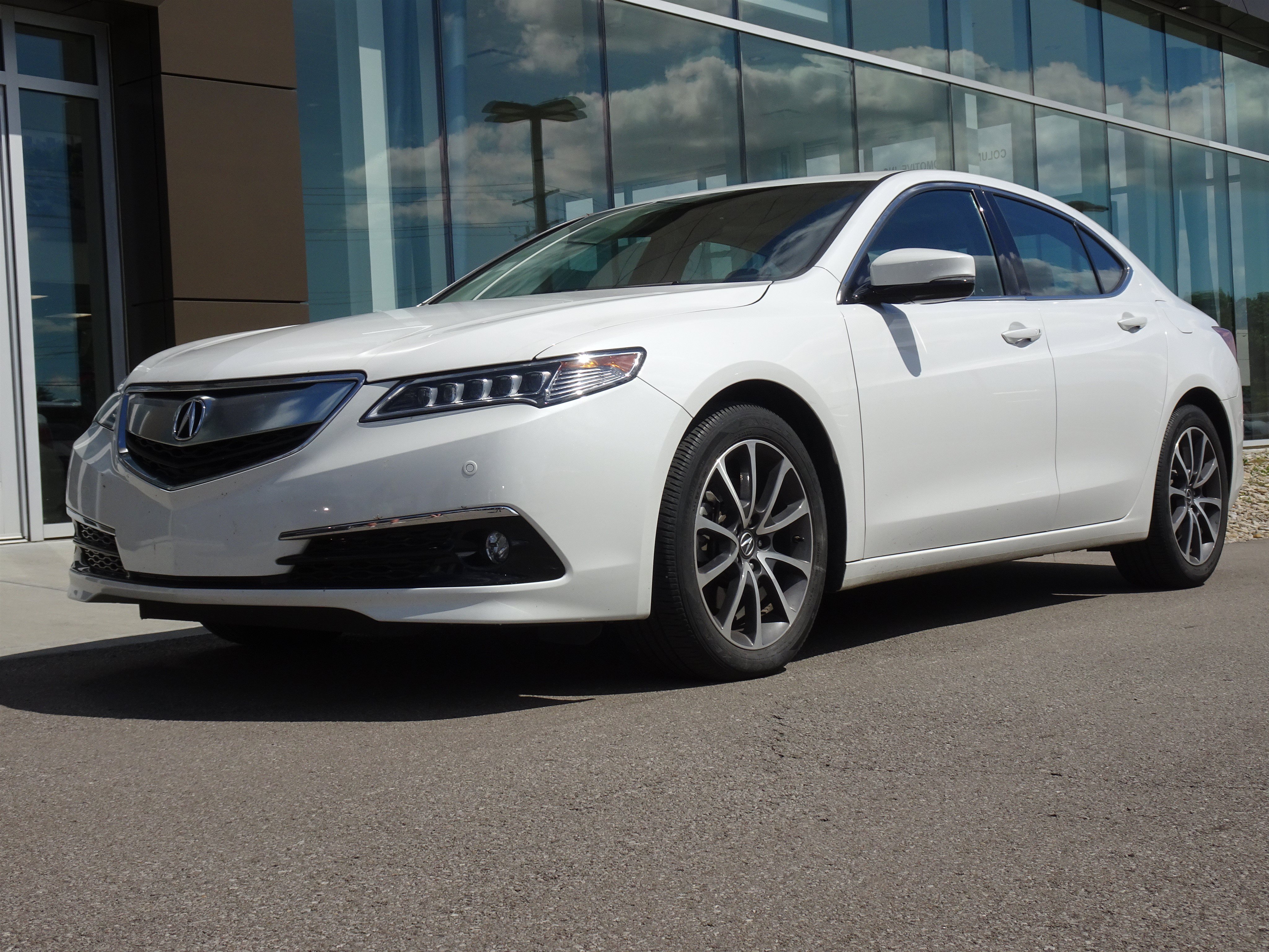 Used 2017 Bellanova White Pearl Acura V6 w/Advance Pkg image 1