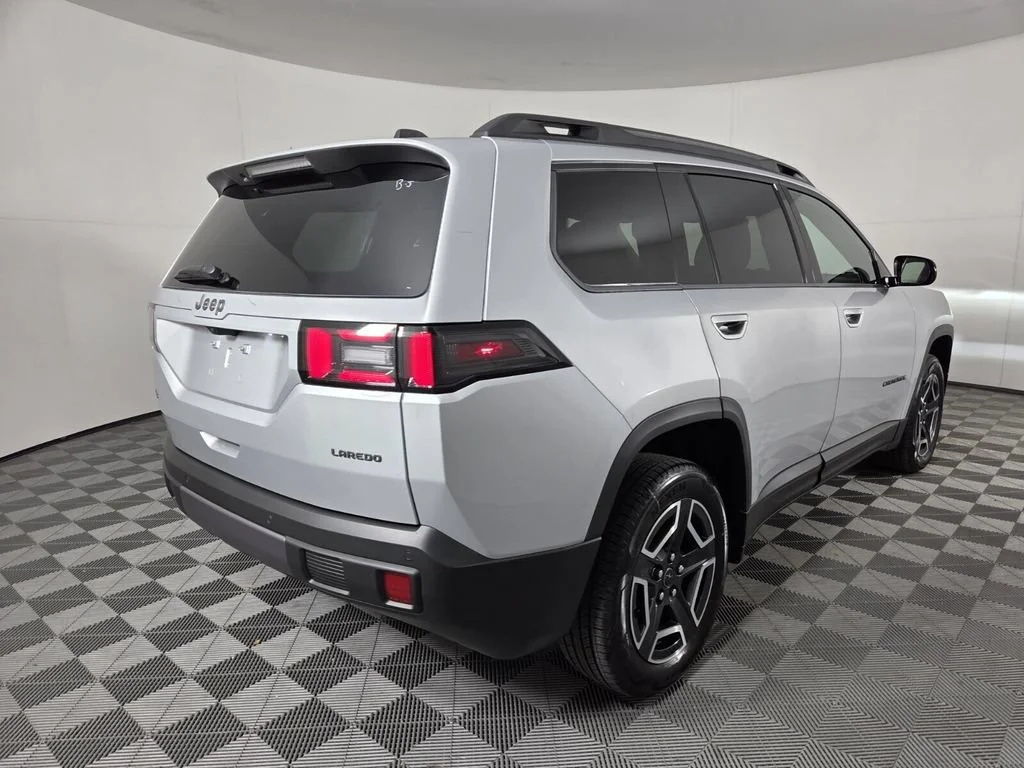 New 2026 Silver Zynith Clear-Coat Exterior Paint Jeep Laredo image 5