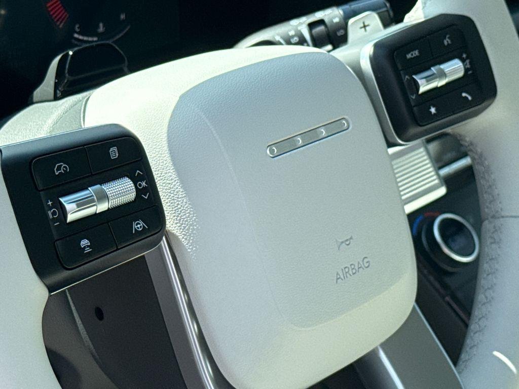 New 2026 White Hyundai SEL FWD image 29