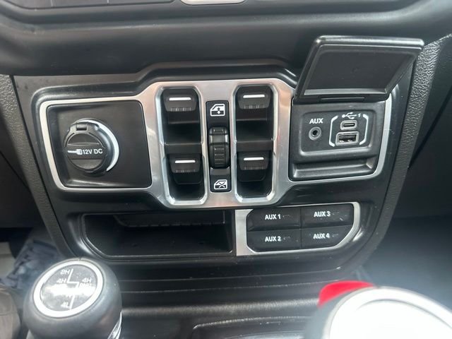 Used 2023  Jeep Sahara 4xe image 26