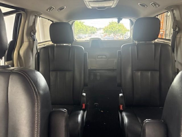 Used 2013 Blue Chrysler Touring-L image 15