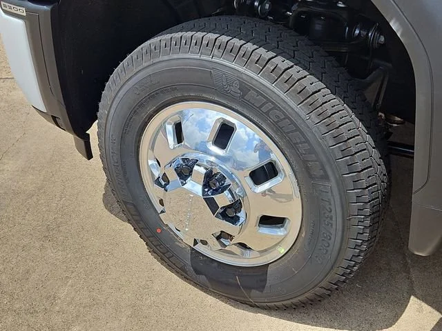 2026 GMC Sierra 3500HD Denali - Photo 9