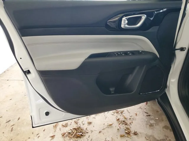 Used 2025 Bright White Cl Jeep Limited image 8
