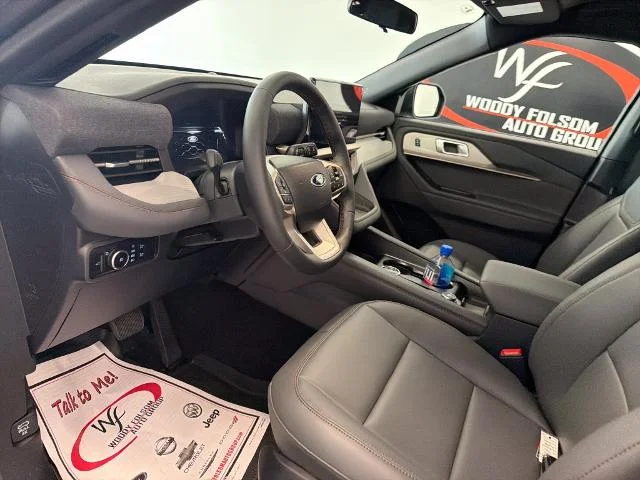 New 2027 Carbonized Gray Metallic Ford Active image 34